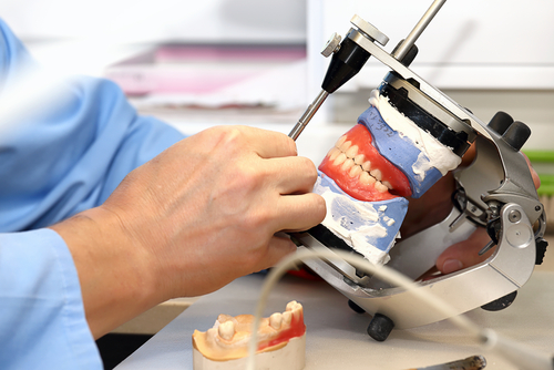 How to become a dental lab technician? How to become a dental lab technician?