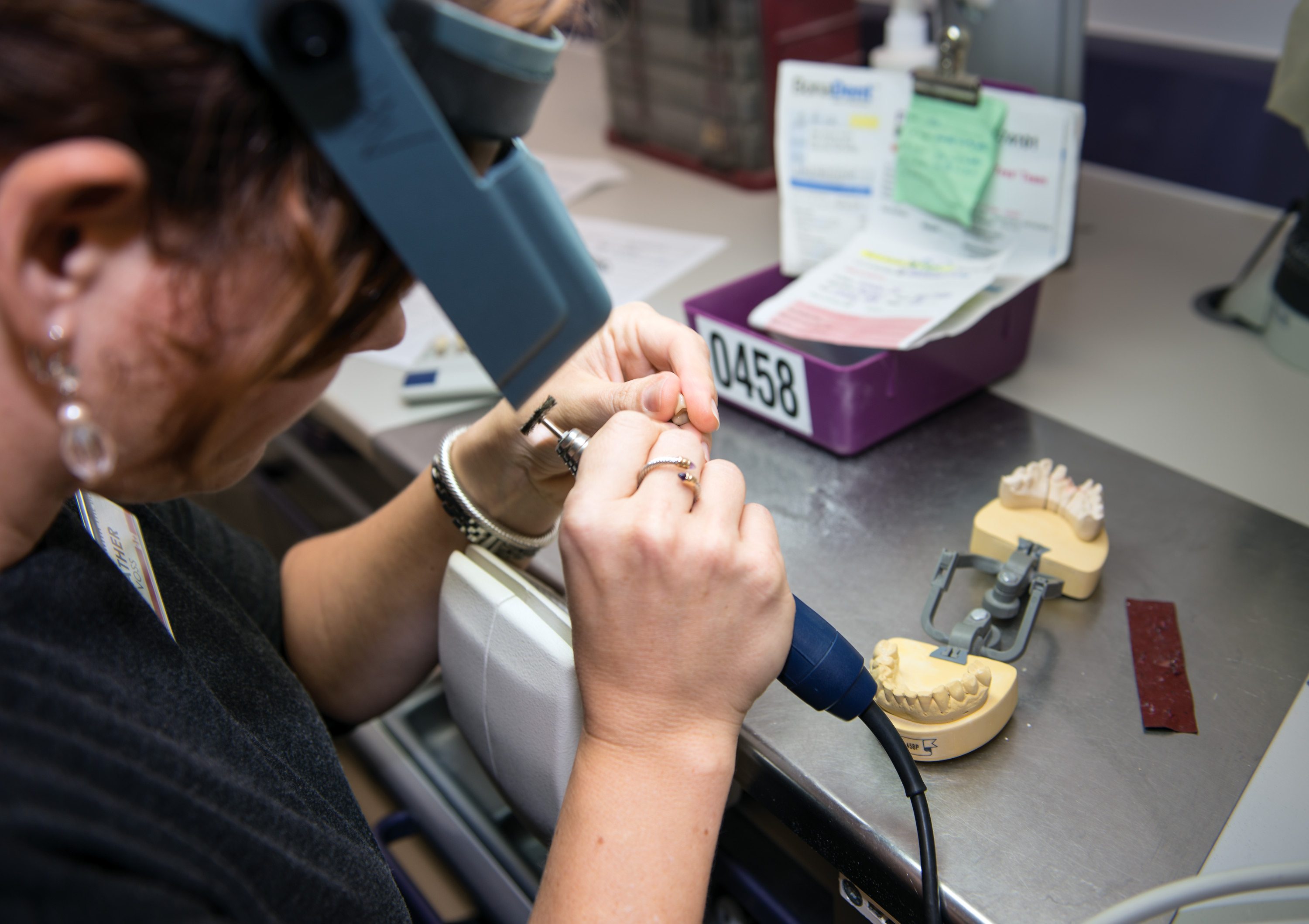 How to become a dental lab technician? How to become a dental lab technician?