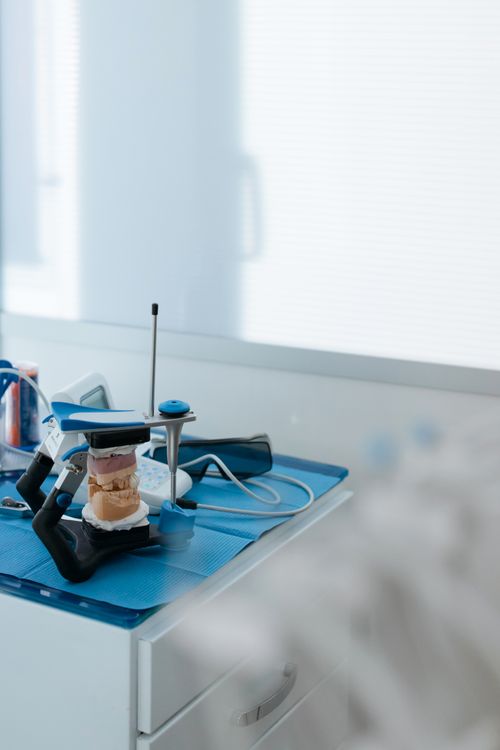 E.max Lithium Disilicate Crown — High Translucency Anterior Restoration IPS e.max lithium disilicate ceramic crown — high translucency glass-ceramic dental restoration for anterior cases